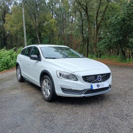 2018 Volvo V60 I Cross Country D4